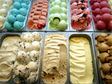 Мороженое для продажи в кафе